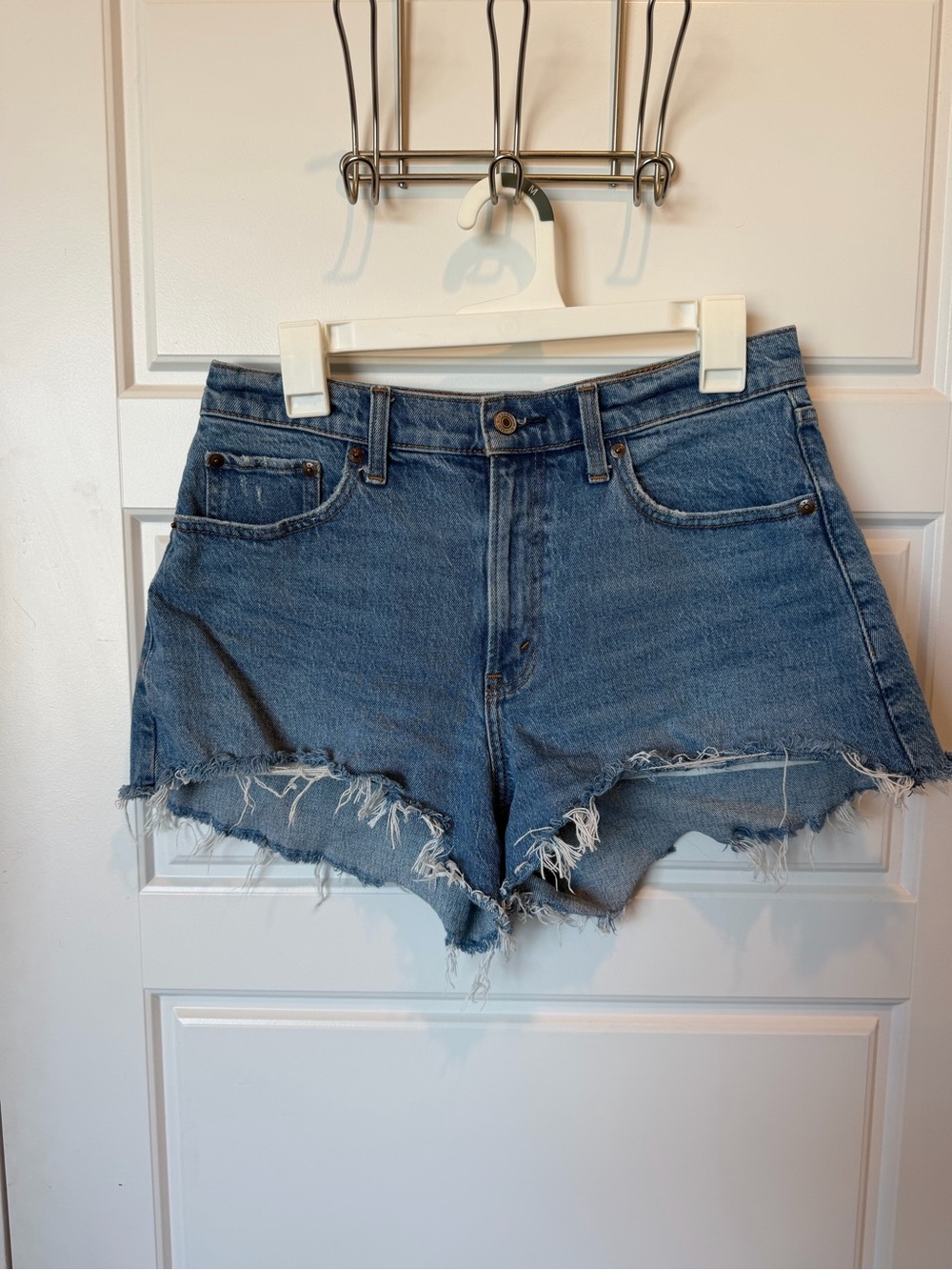 Abercrombie Curve Love 90s Relaxed Cutoff Shorts 27